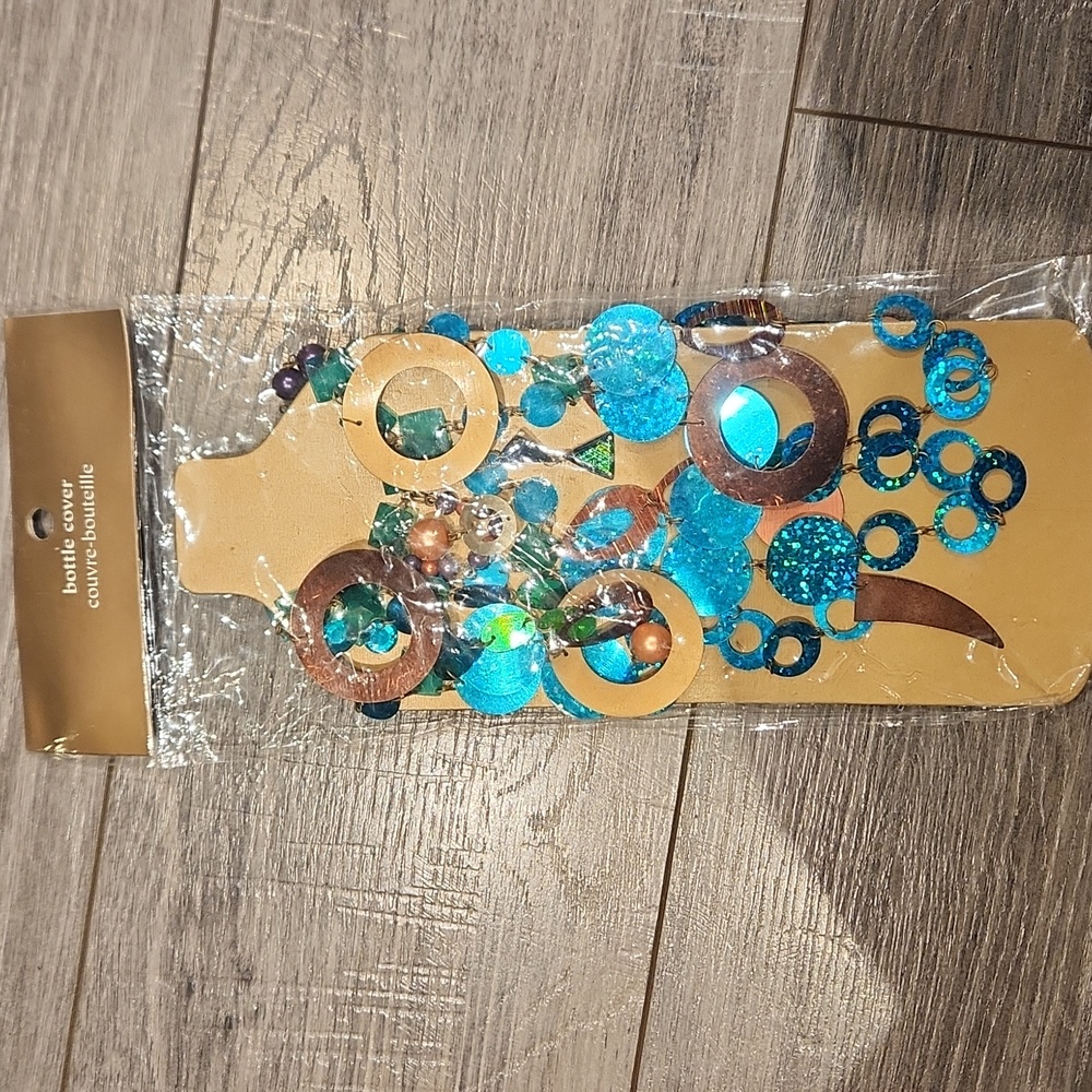 NWT Pier 1 Imports Bottle Cover